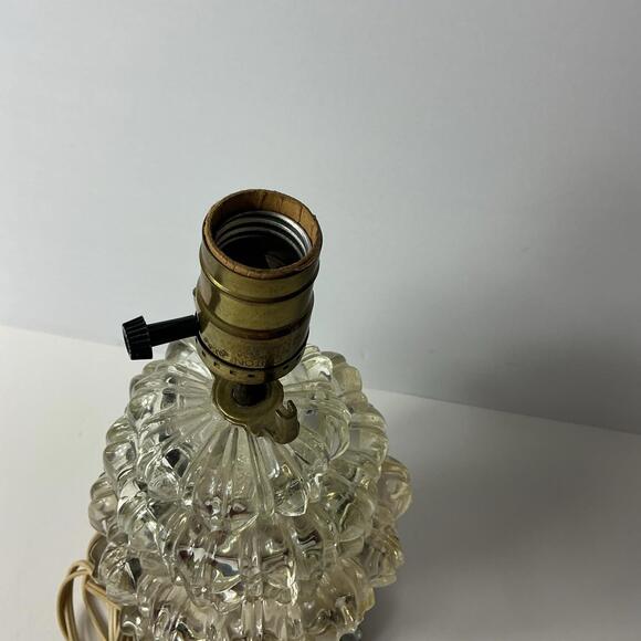 vintage ribbed crystal Beehive table lamp  12” Tested No Shade MCM - Picture 6 of 7